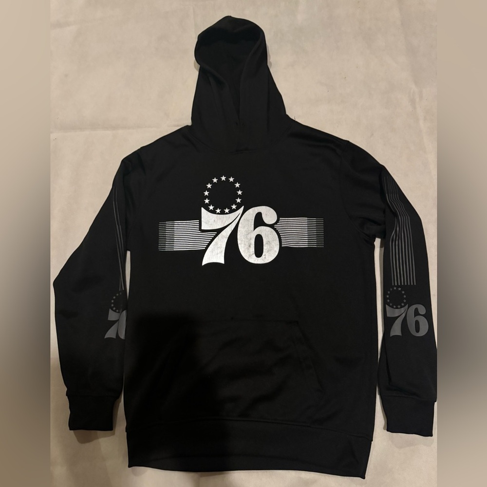 Small men’s hoodie, good condition